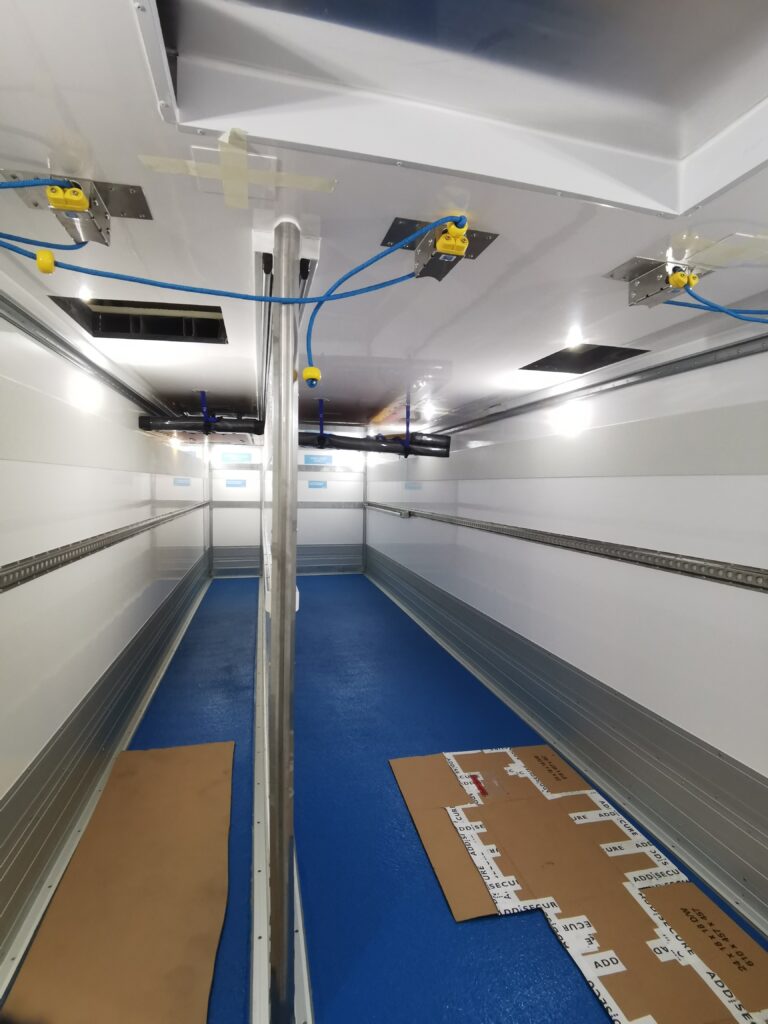 Tailored electrical installation inside a commercial vehicle